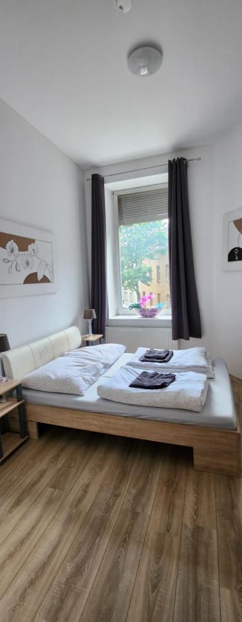 Elena Flat Orchidee Duisburg Zentrum Luaran gambar
