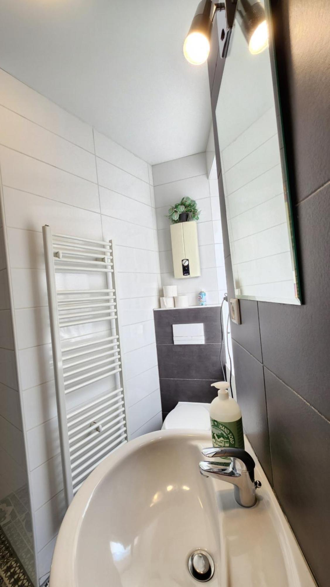 Elena Flat Orchidee Duisburg Zentrum Luaran gambar